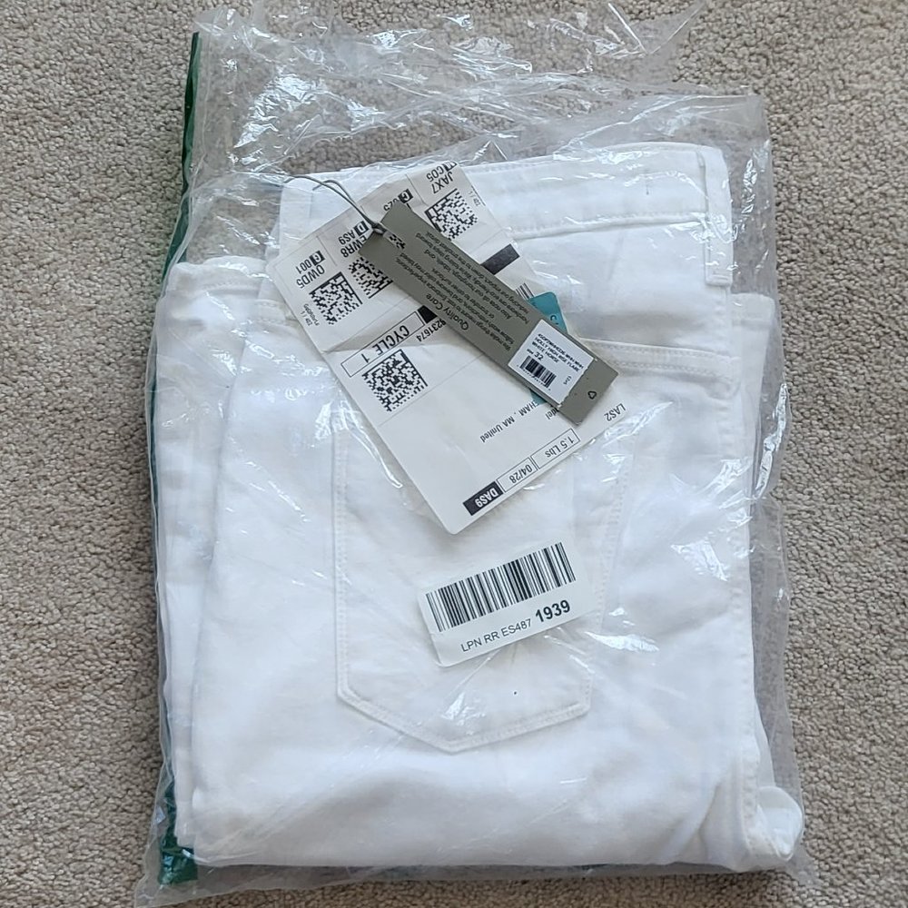 Holly High-Rise Flare Jean (2 sizes) - Picture 4 of 7
